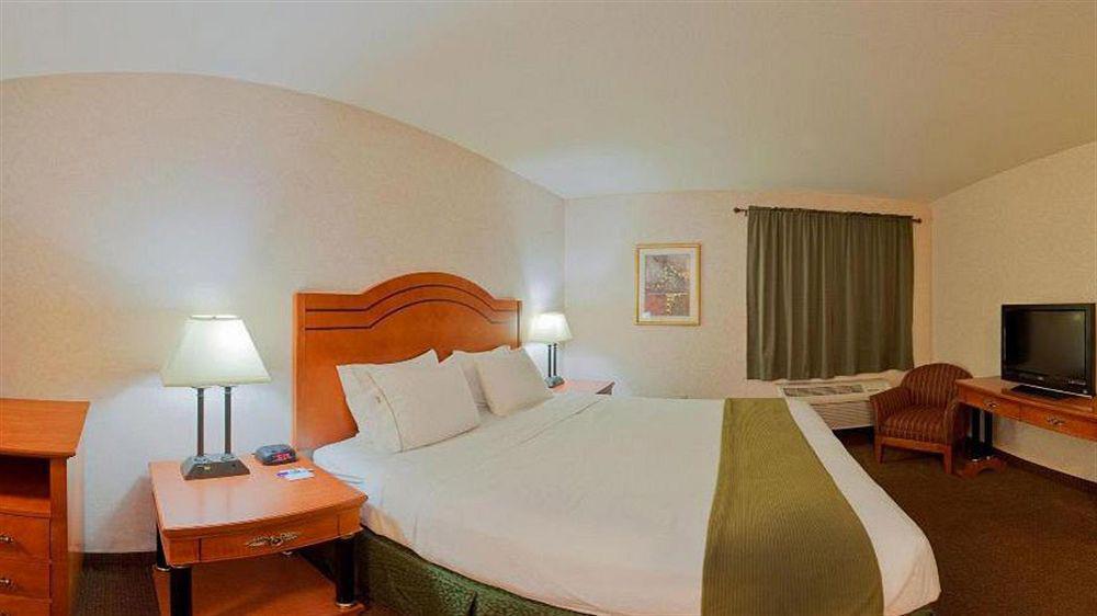 Holiday Inn Express Westley By Ihg Экстерьер фото