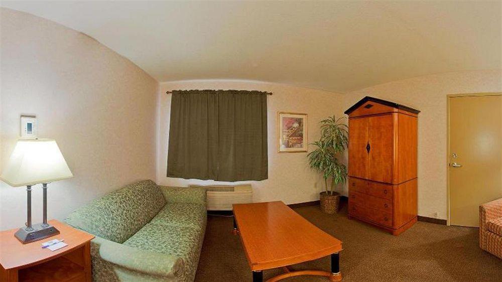 Holiday Inn Express Westley By Ihg Экстерьер фото