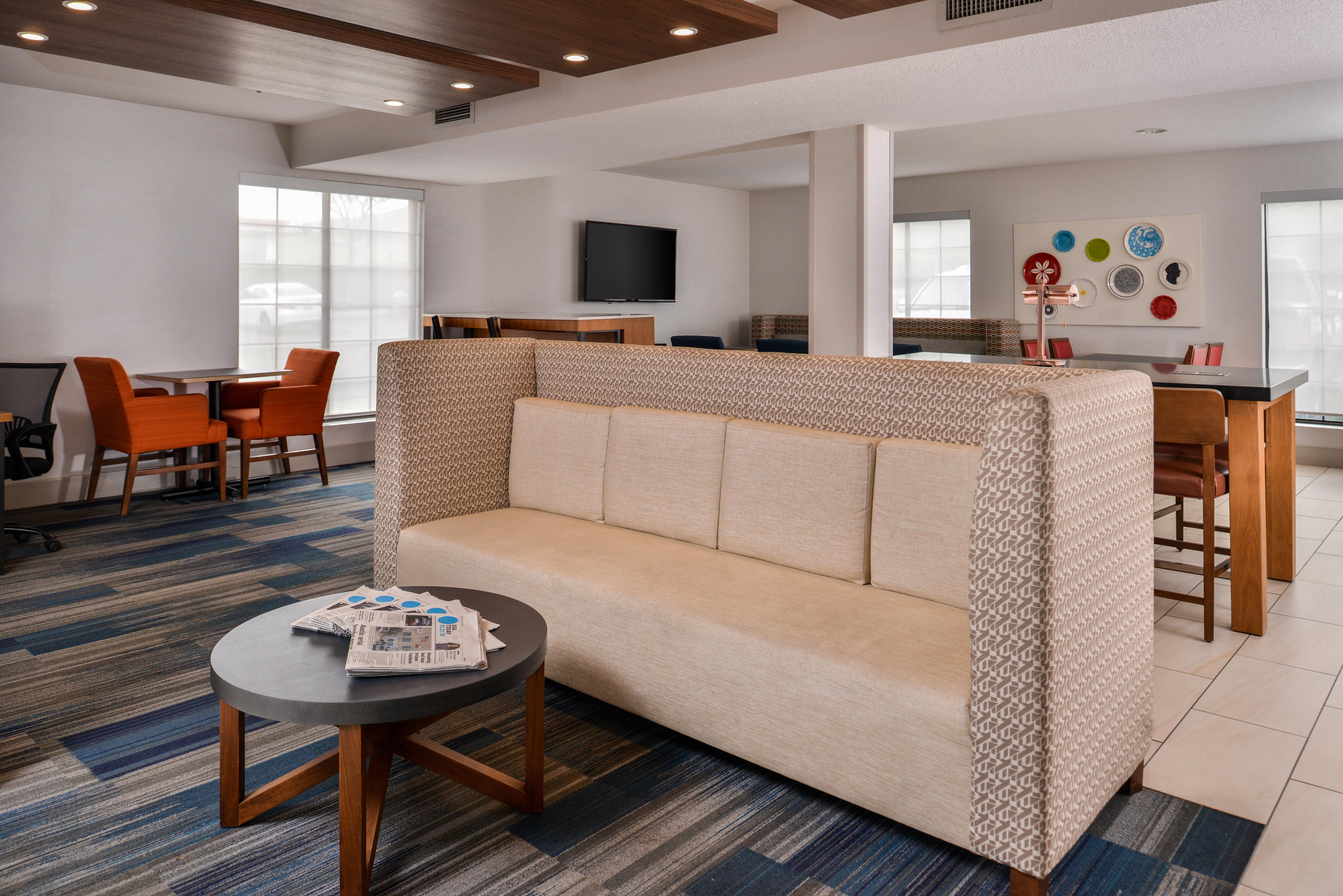 Holiday Inn Express Westley By Ihg Экстерьер фото