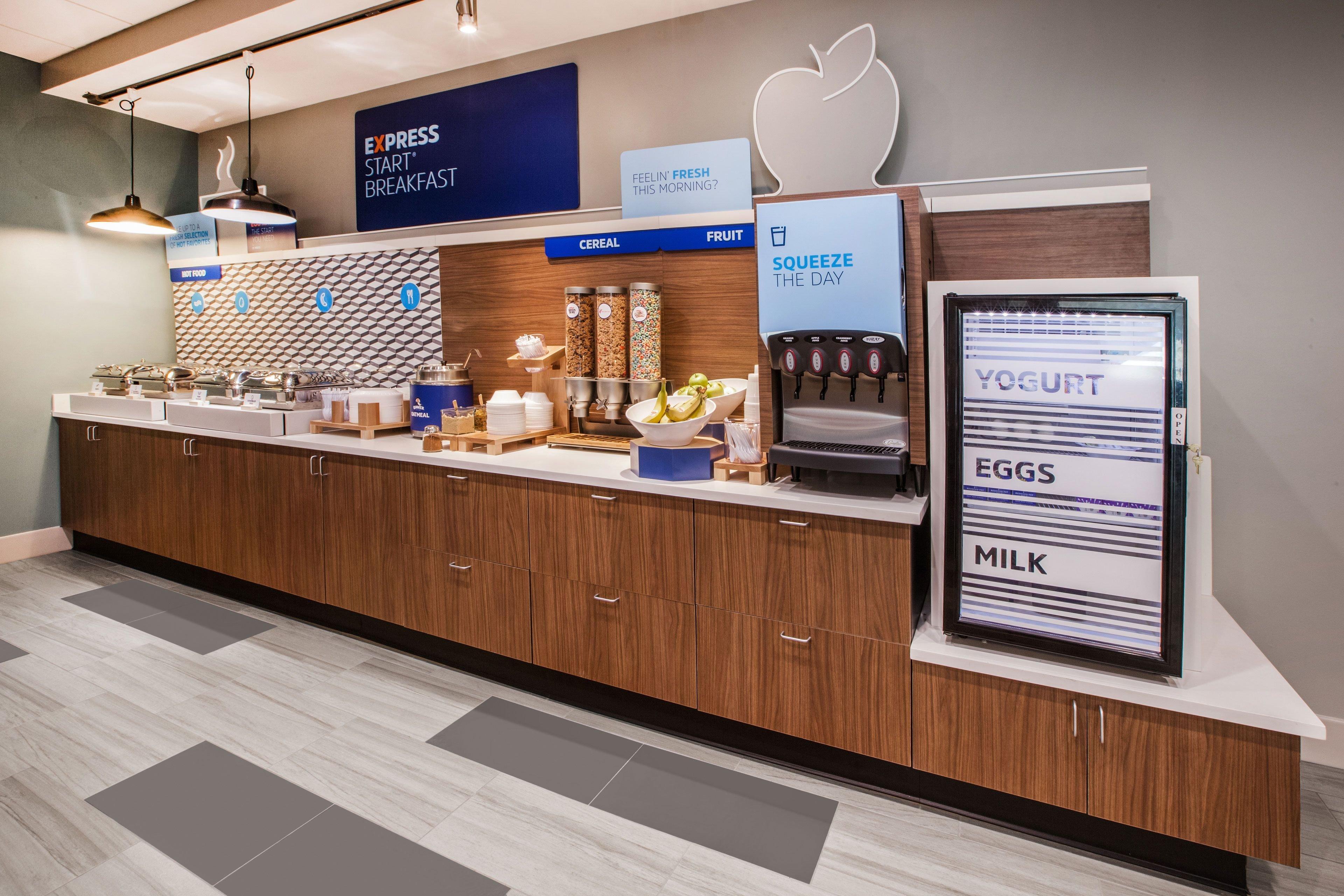 Holiday Inn Express Westley By Ihg Экстерьер фото