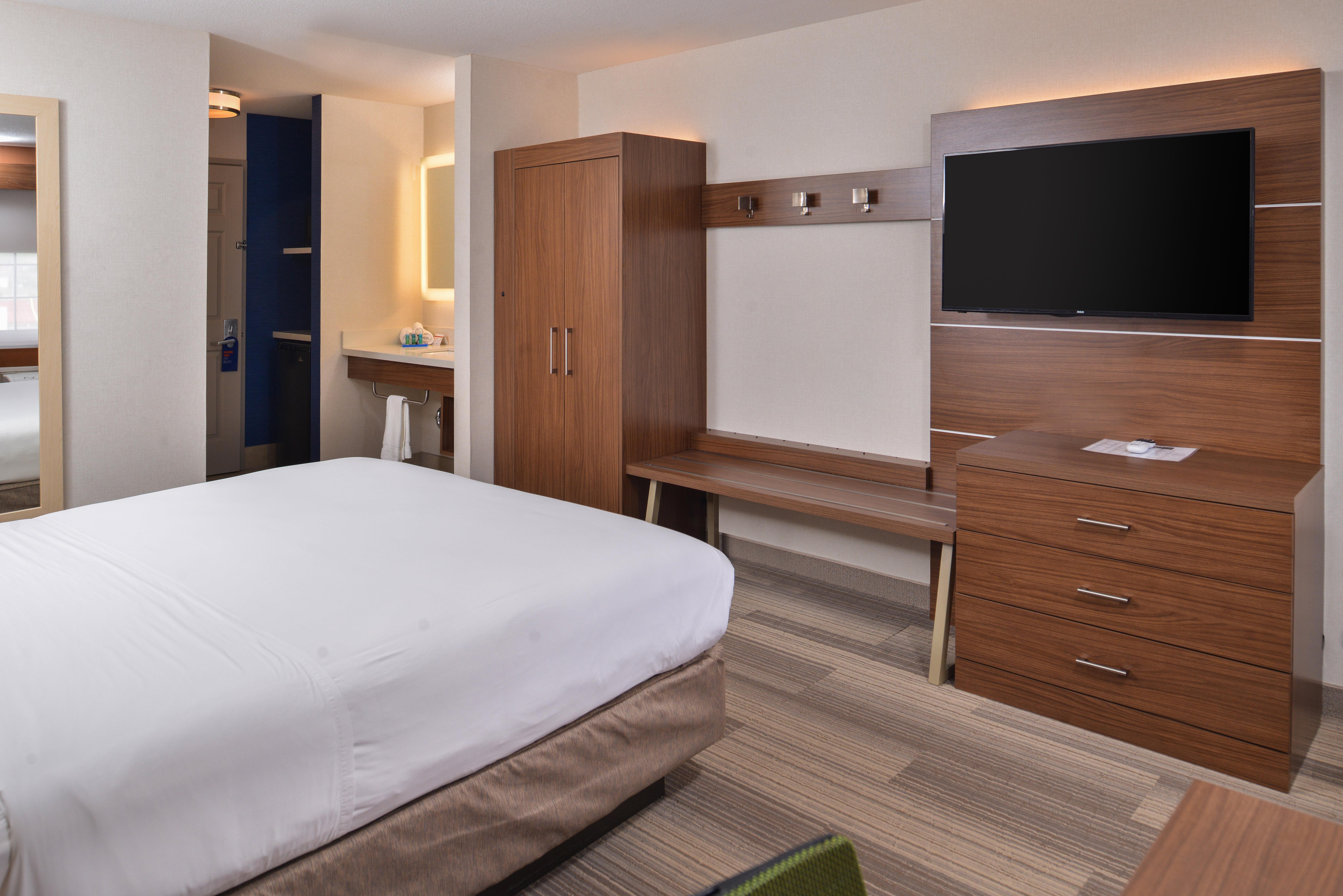 Holiday Inn Express Westley By Ihg Экстерьер фото