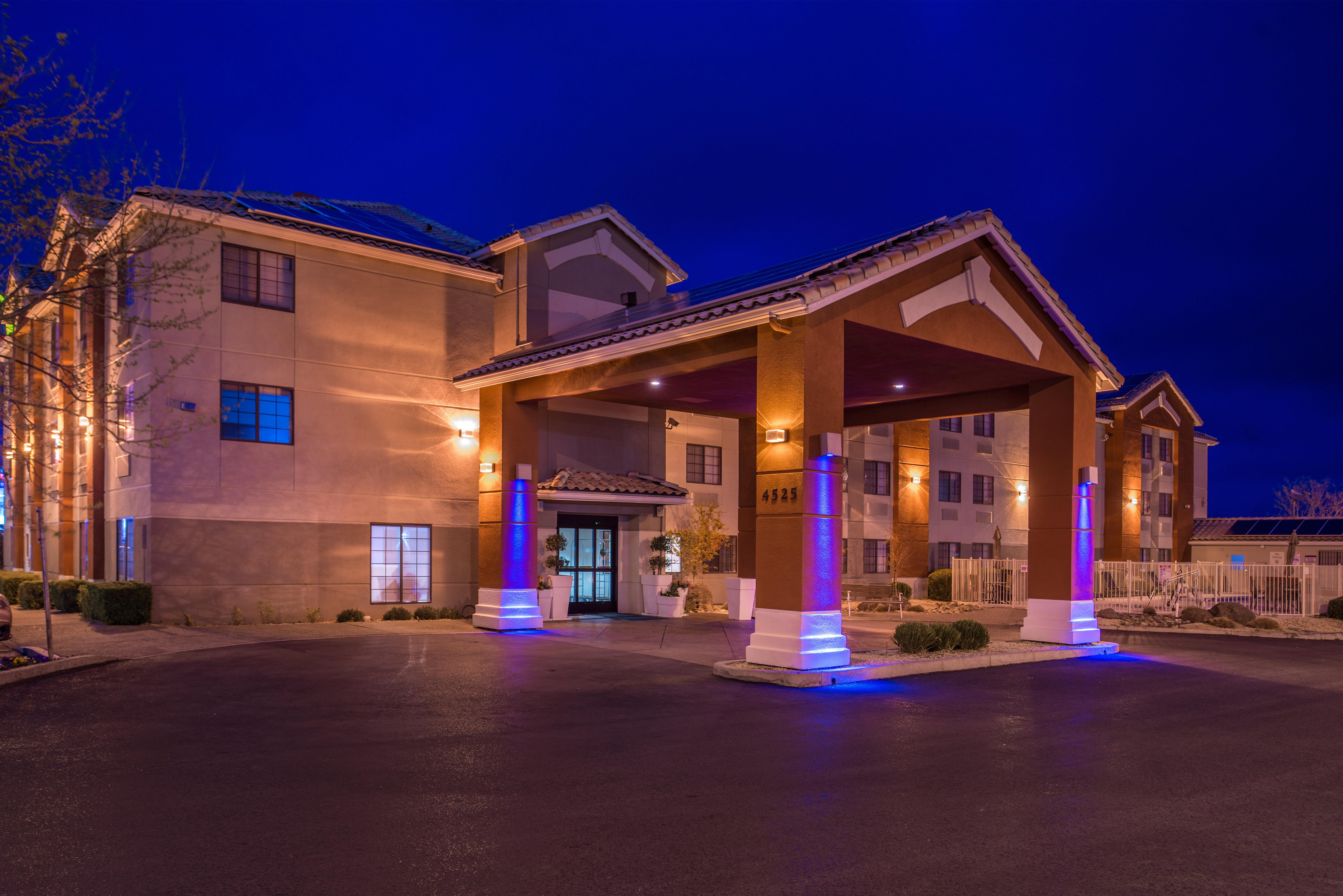 Holiday Inn Express Westley By Ihg Экстерьер фото