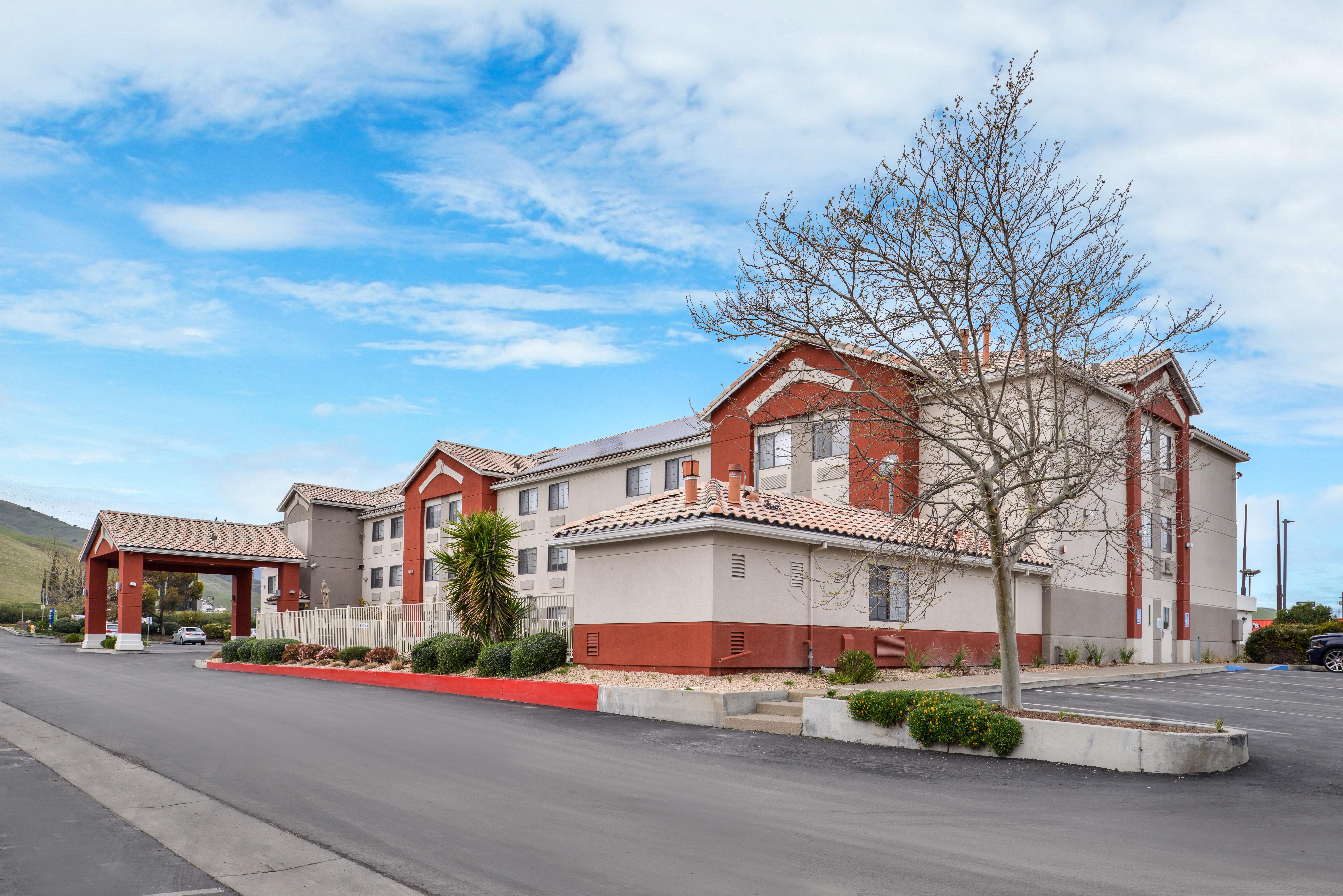 Holiday Inn Express Westley By Ihg Экстерьер фото