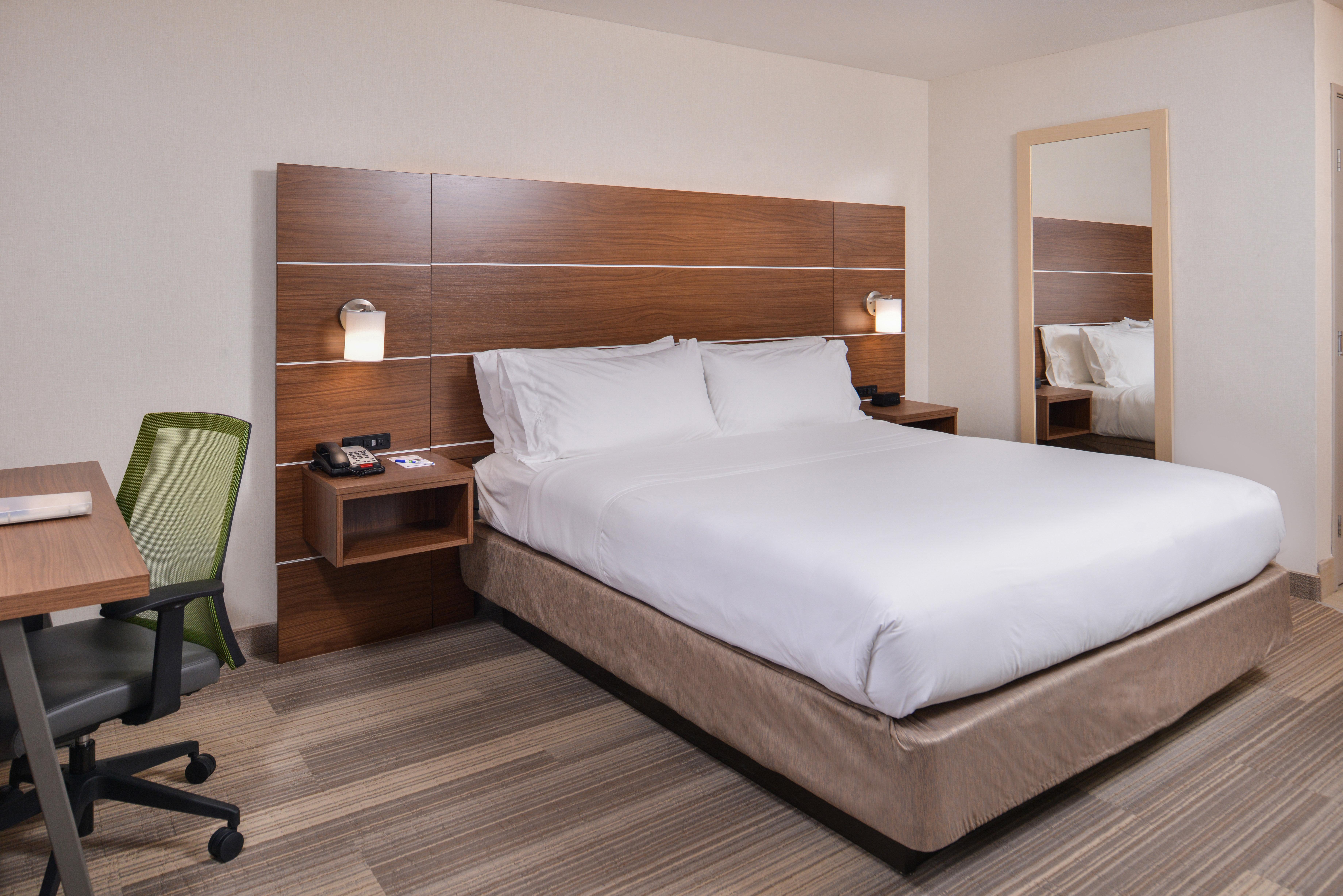 Holiday Inn Express Westley By Ihg Экстерьер фото