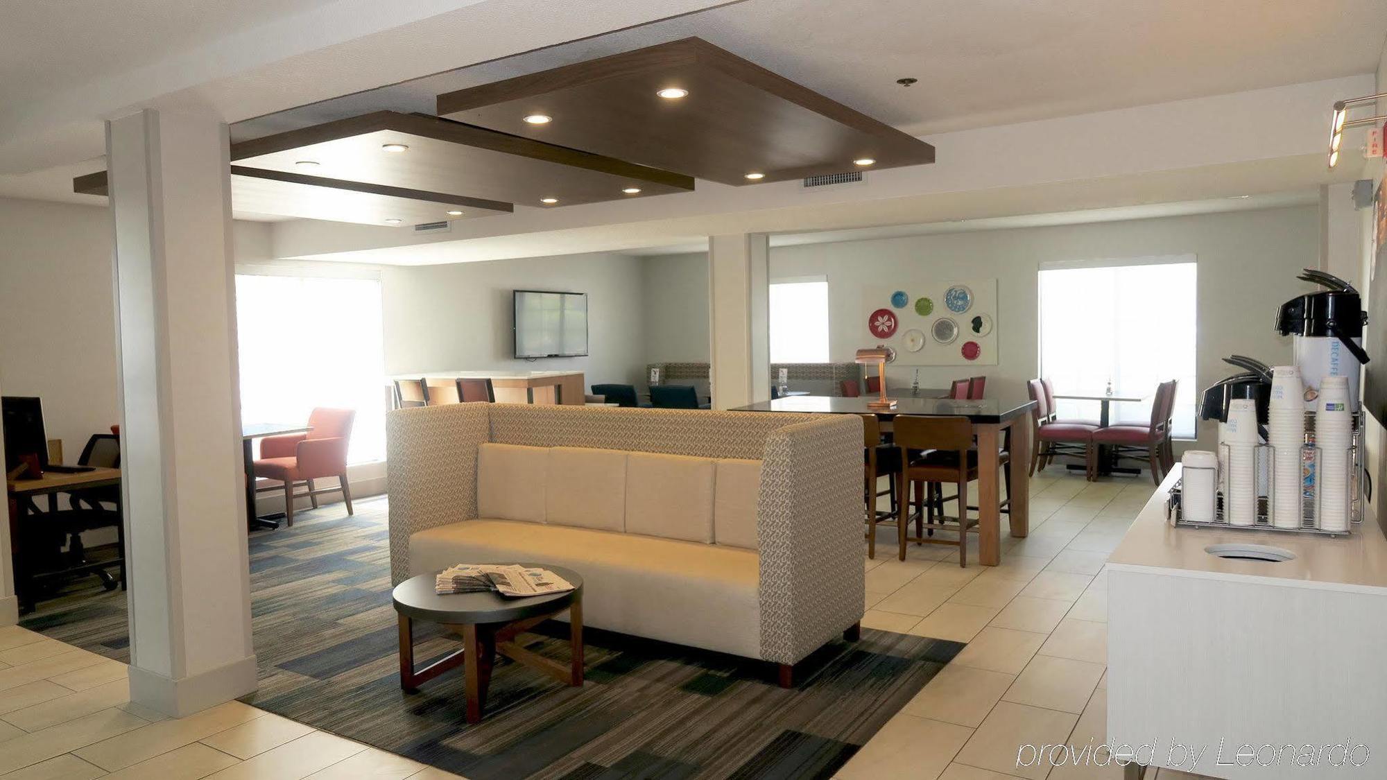Holiday Inn Express Westley By Ihg Экстерьер фото