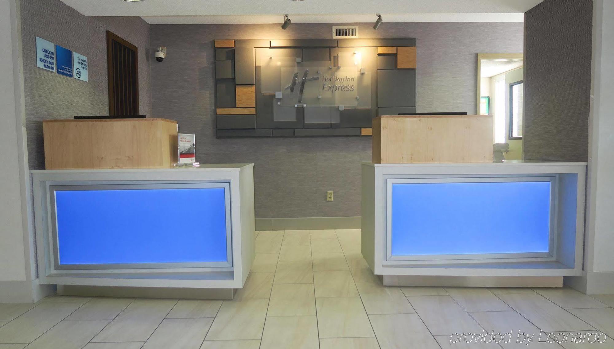 Holiday Inn Express Westley By Ihg Экстерьер фото