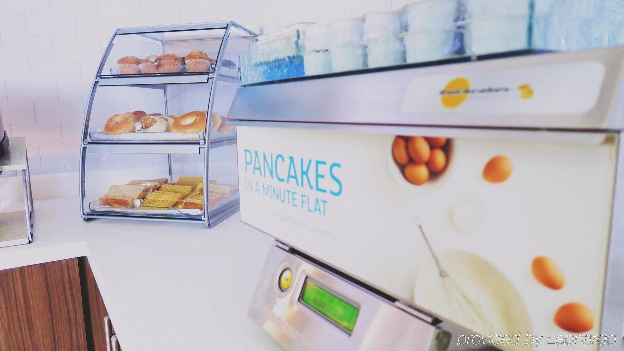 Holiday Inn Express Westley By Ihg Экстерьер фото
