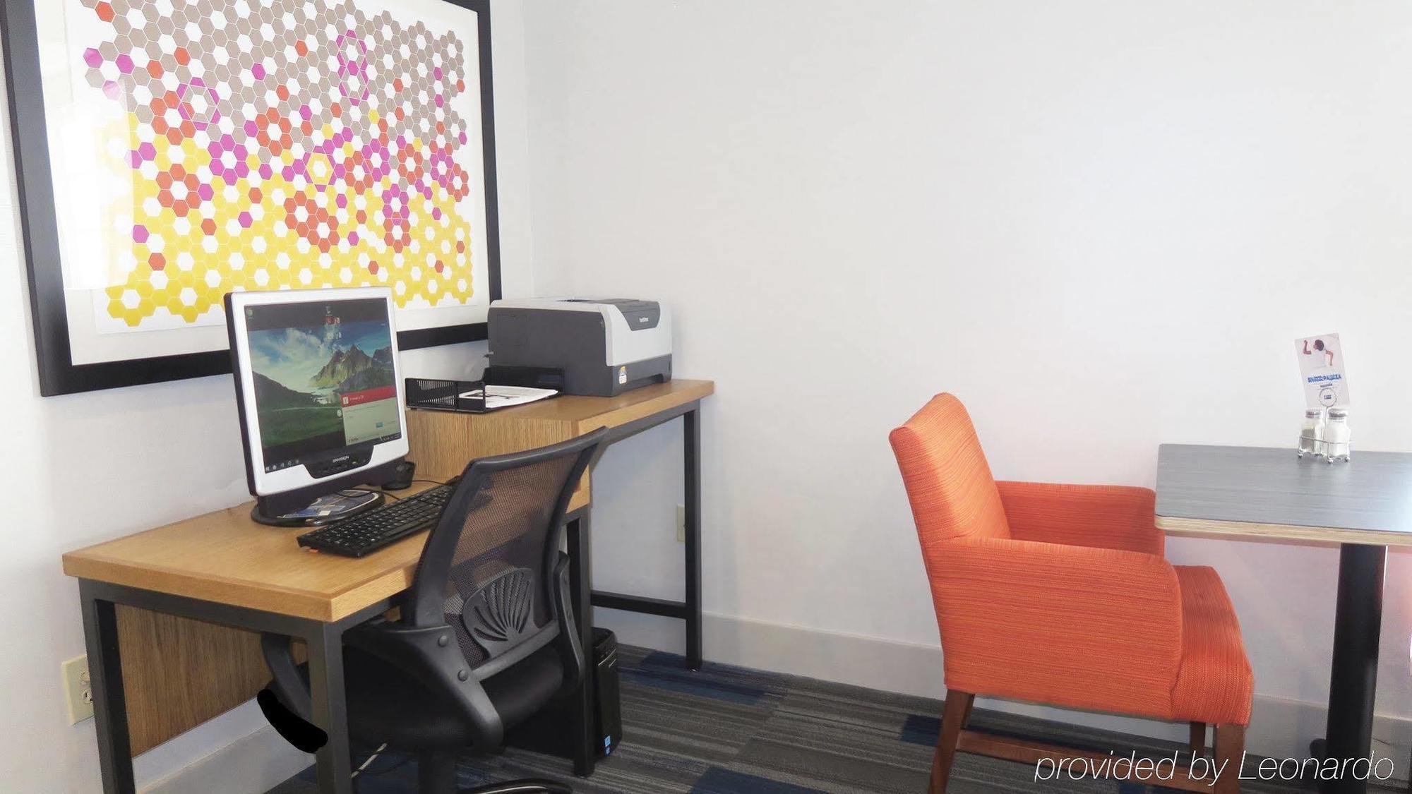 Holiday Inn Express Westley By Ihg Экстерьер фото
