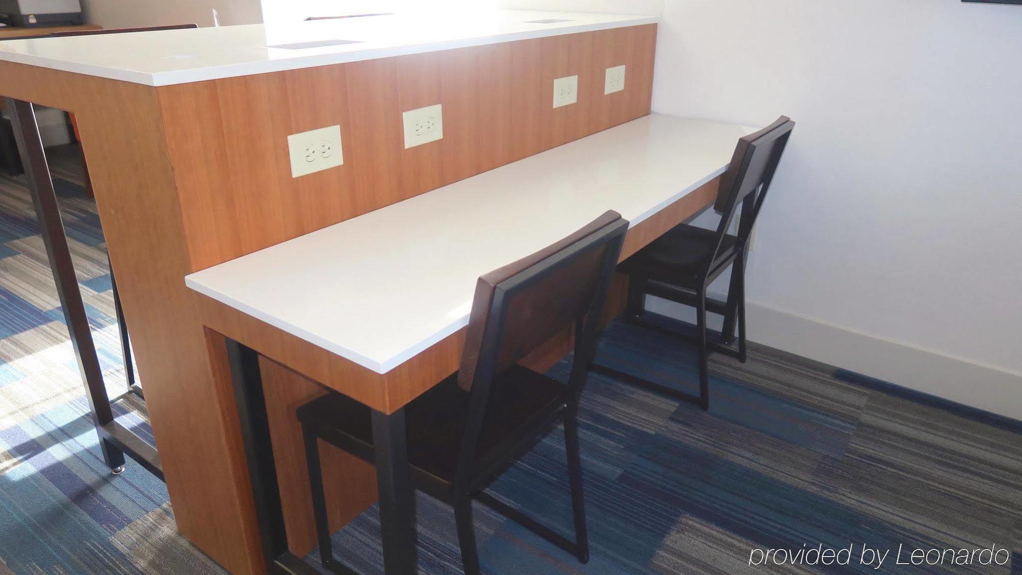 Holiday Inn Express Westley By Ihg Экстерьер фото